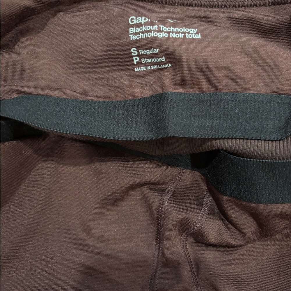 GAPfit Blackout Ribbed Workout Set - Picture 7 of 7